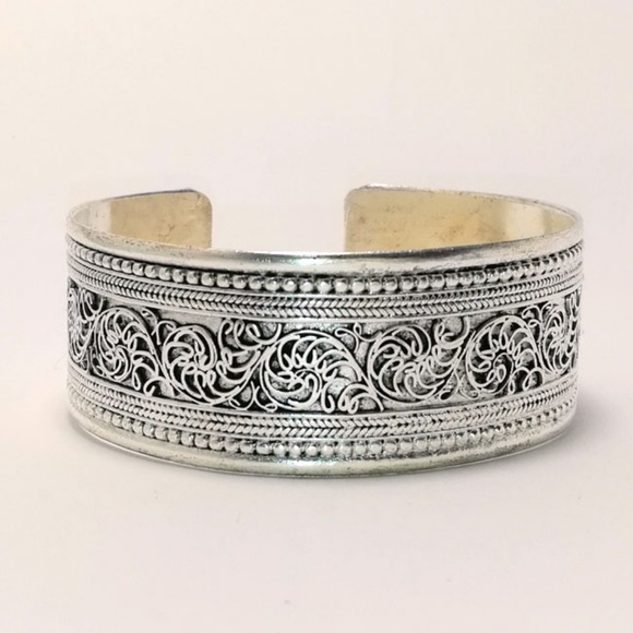 Tibetan Style Unisex Adjustable Bracelet - Picture 2 of 3